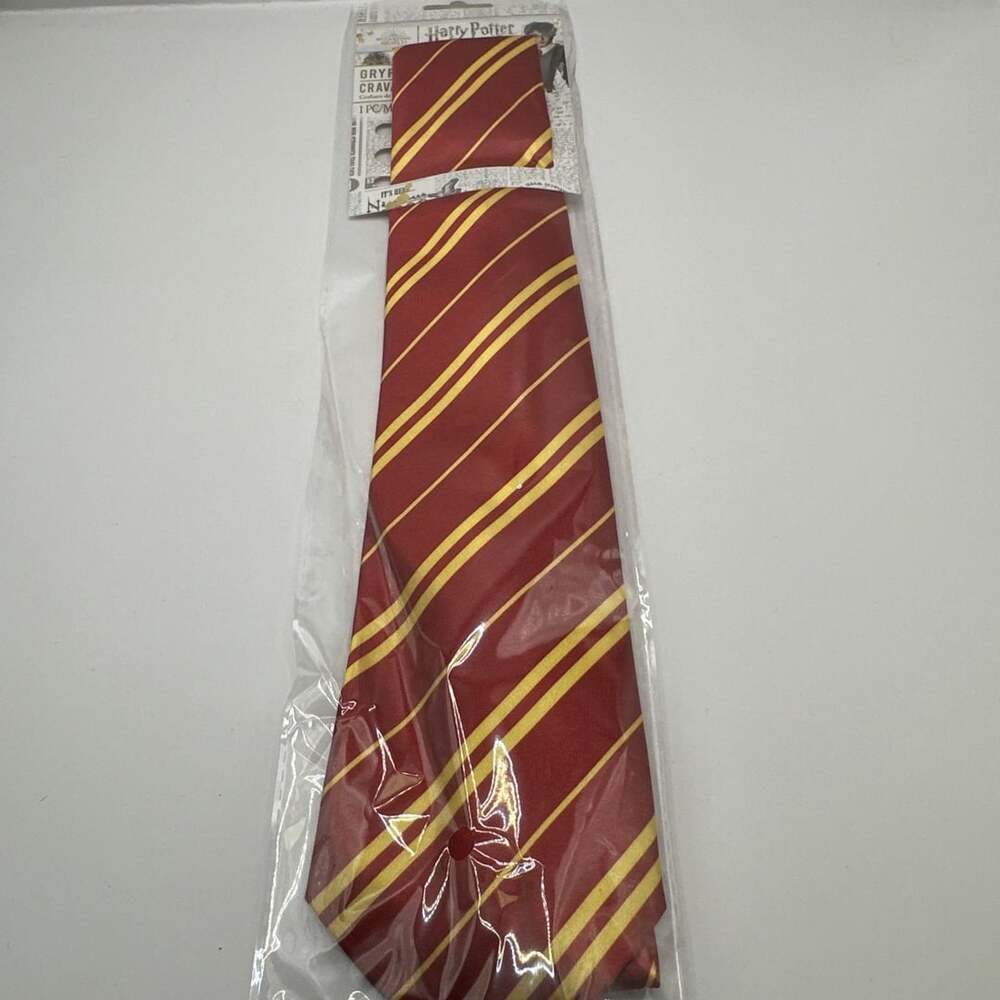 New Sealed Harry Potter Gryffindor Adult Costume Tie Cosplay